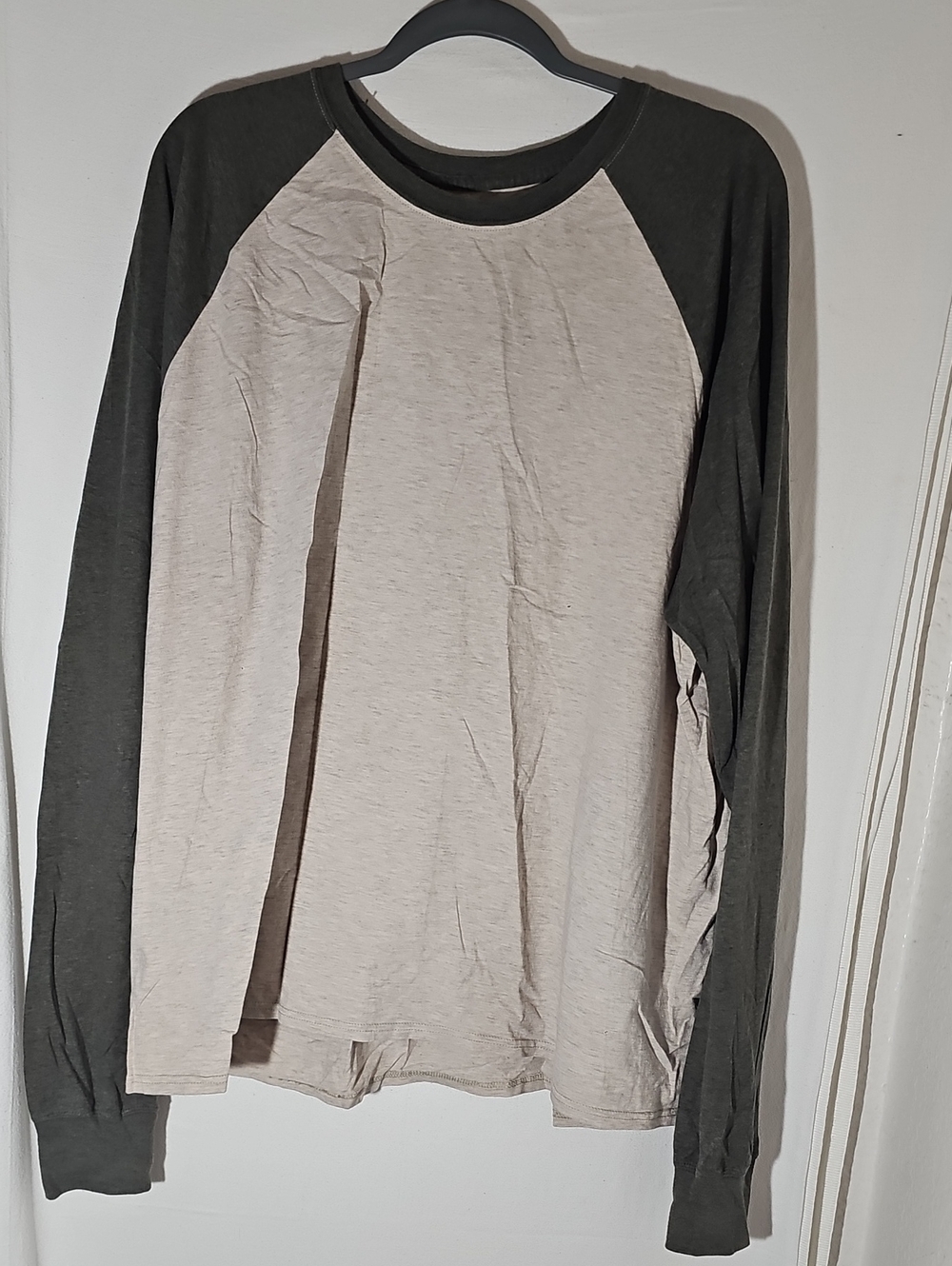 Hanes Two-Tone Raglan Long Sleeve Shirt - Cream & Black